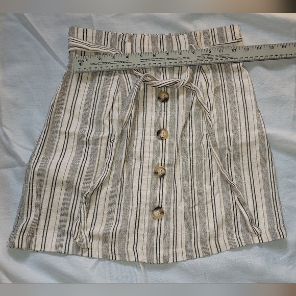 Papaya Skirt, Size S, Tan and Black - Picture 2 of 3